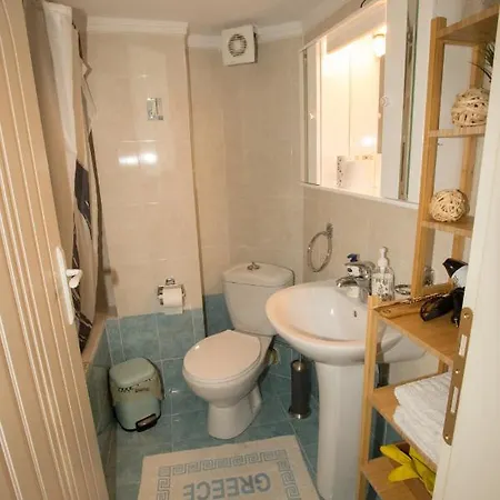 Fully Equiped And Homey Apartment Peraia Exterior photo